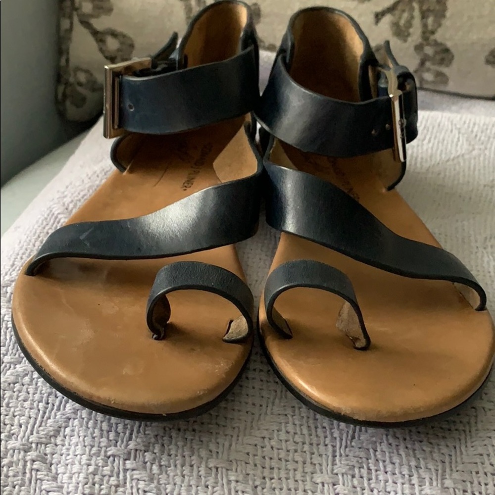 Donald J. Pliner Toe Loop Sandals - Picture 6 of 7
